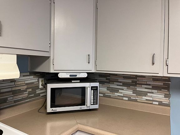4th image of 703 N 21st St