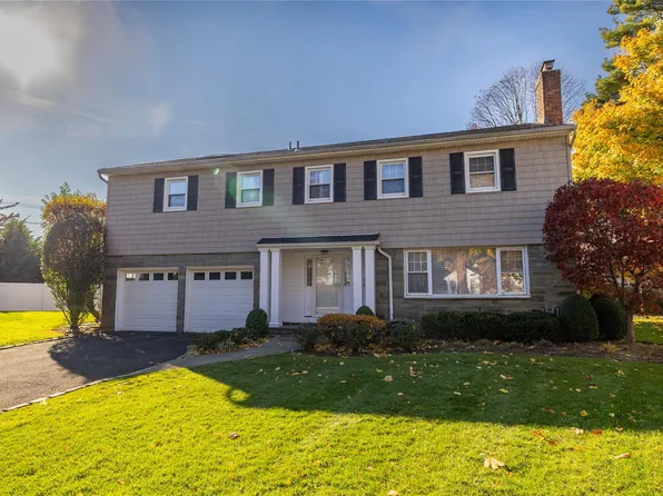 2 Cash Lane, Rockville Centre, NY 11570