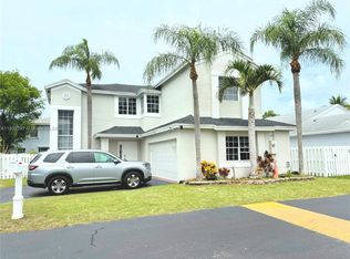 10732 Lago Welleby Dr, Sunrise, FL 33351