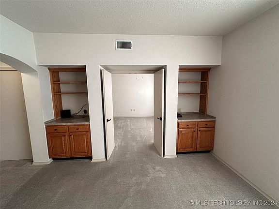 4th image of 301 E Washington Ave #3008