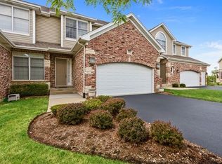 1274 S Falcon Dr, Palatine, IL 60067