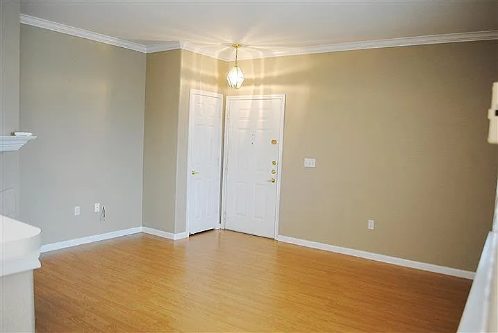 3880 Riviera Grv #104 — Photo 2