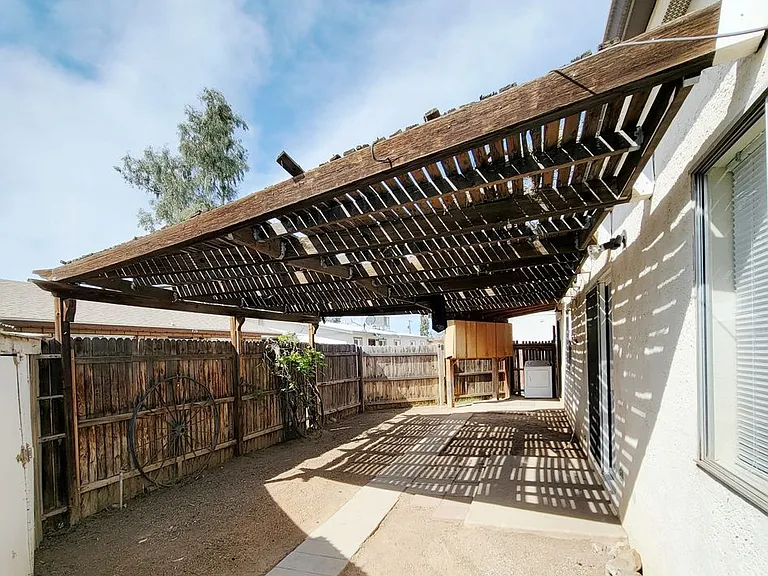 422 E Navajo Rd — Photo 26