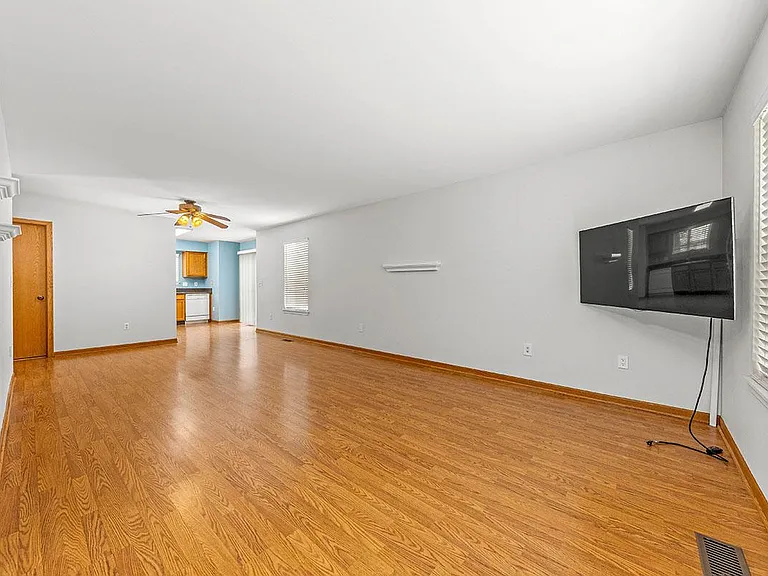 21747 Ives Ct — Photo 7