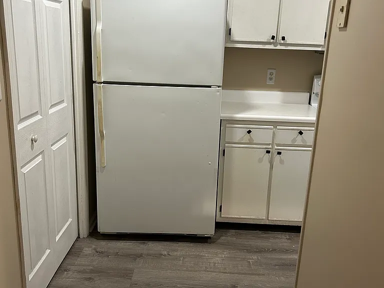 275 Waterdown Dr #11 — Photo 6
