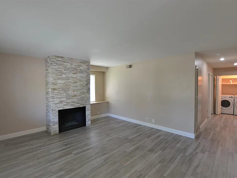 70 Briarwood — Photo 3