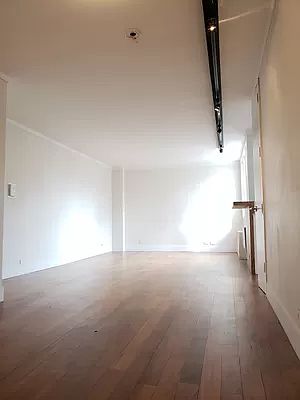 2nd image of 200 E 30th St APT 8M