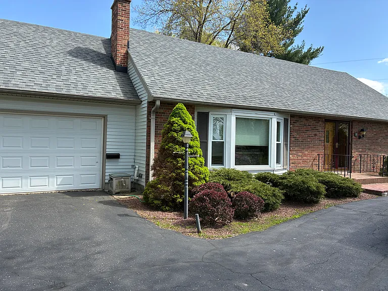 85 S Huron Dr — Photo 16