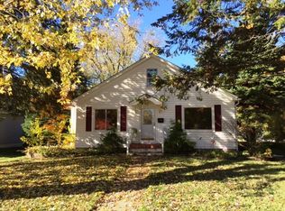 831 Northampton St, Woodstock, IL 60098
