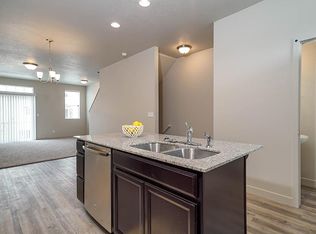 170 E Odell Ln #11, North Salt Lake, UT 84054