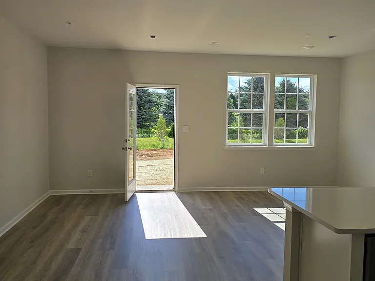 1164 Martin Rd — Photo 2