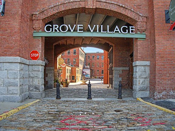 3rd image of 90 Grove St #Ll2
