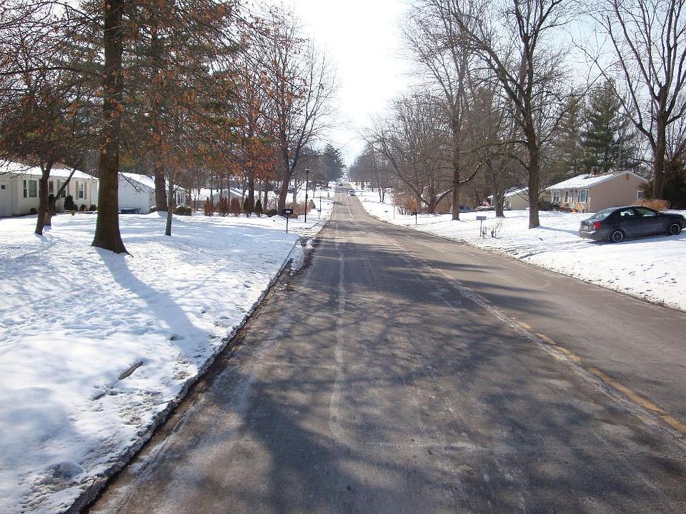 2nd image of 221 Ramsey Ln