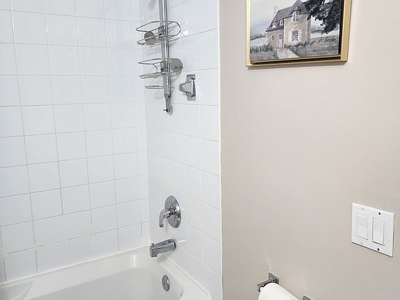 3rd image of 2076 SW Country Hills Cir NW