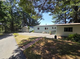 95916 Cape Dr, Brookings, OR 97415