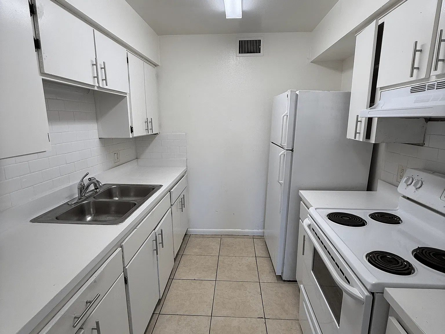 2 bed, 887 sqft, $1,195 — Photo 2
