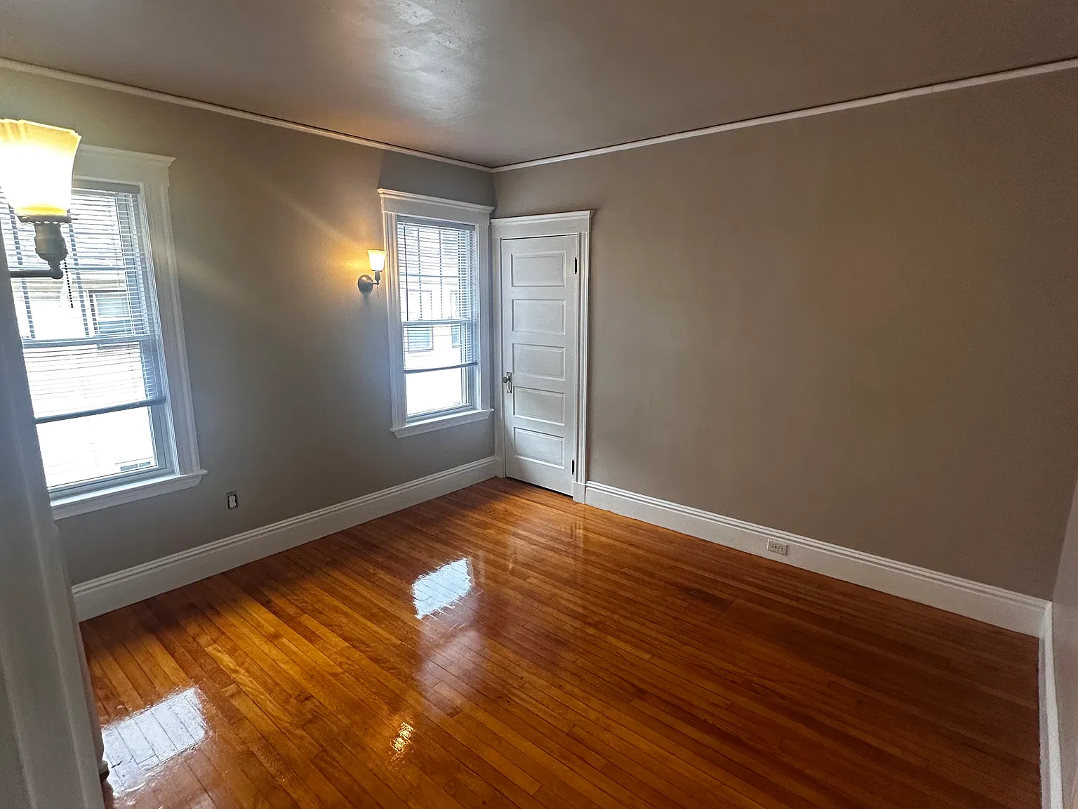 3 bed, 1350 sqft, $3,200 — Photo 4