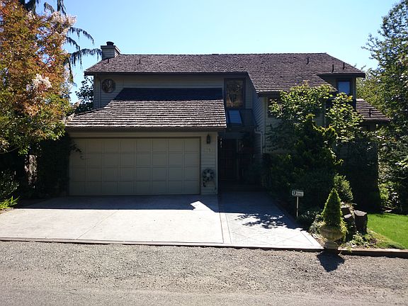 2nd image of 3714 33rd Ave SW