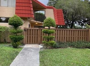 8069 Severn Dr APT D, Boca Raton, FL 33433