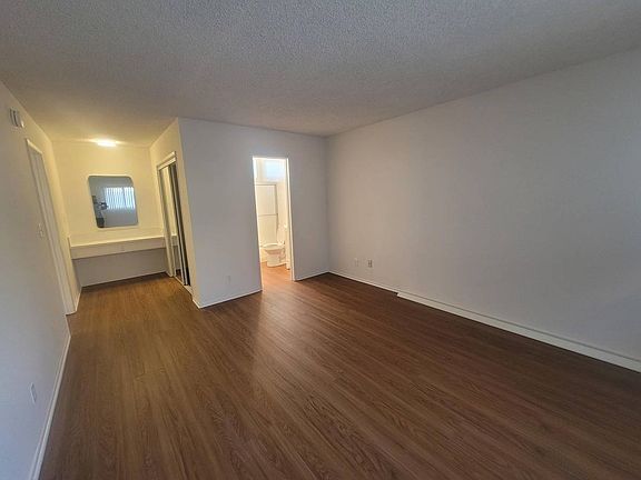 5th image of 5303 Yarmouth Ave #A7a7c9c9d