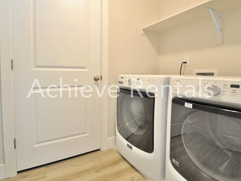 2053 N 380 E — Photo 14