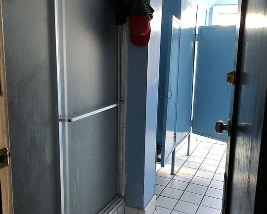 4th image of 821 Flint Ave