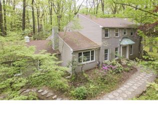 541 Woodland Dr, Wayne, PA 19087