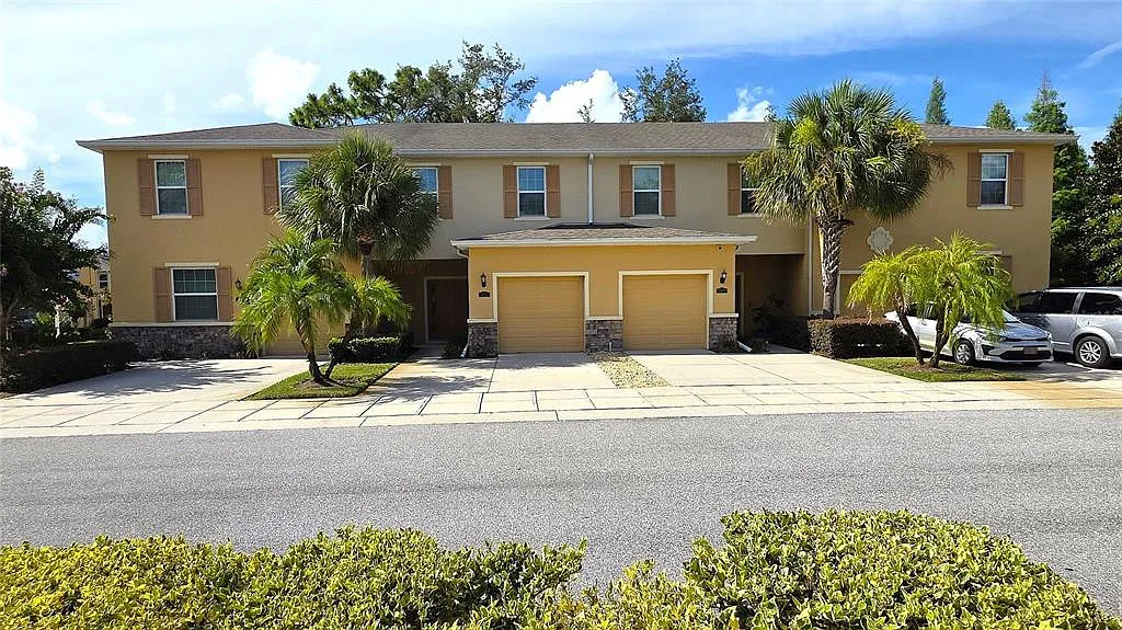 3 bed, 2.5 bath, 1550 sqft, $2,200 — Photo 1