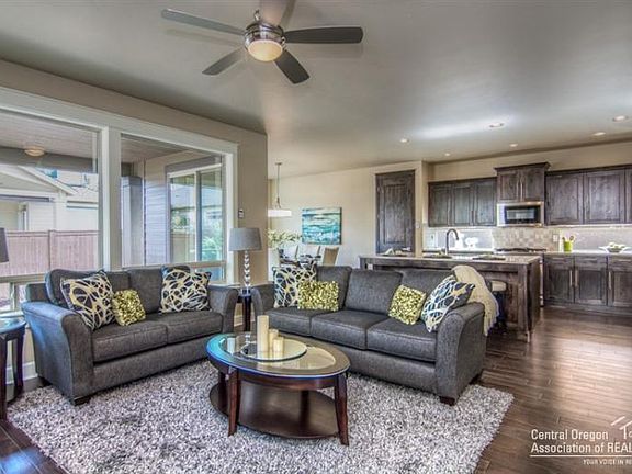 3rd image of 60523 SE Hedgewood Ln