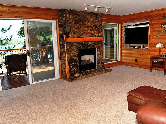 2nd image of 7555 Park Ln