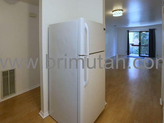 4th image of 425 S 1000 E APT 414C