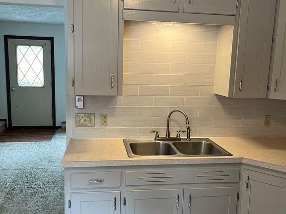 2nd image of 224 Lindale Ave