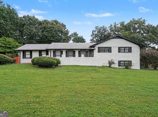 8806 Twin Oaks Dr, Jonesboro, GA 30236