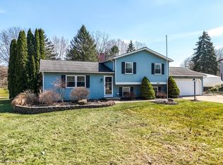 8659 Crow Dr, Macedonia, OH 44056