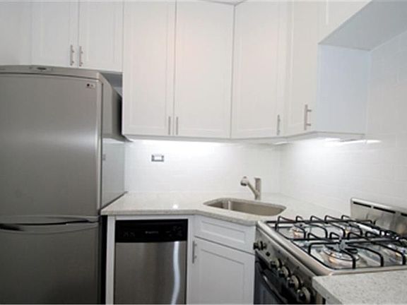3rd image of 155 E 34th St APT 5L