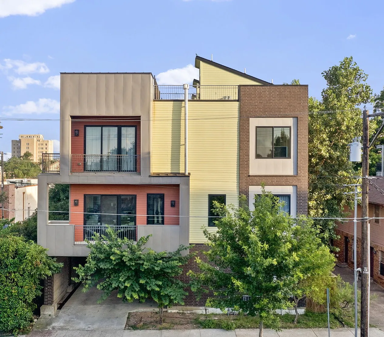 3 bed, 2158 sqft, $3,800 — Photo 1