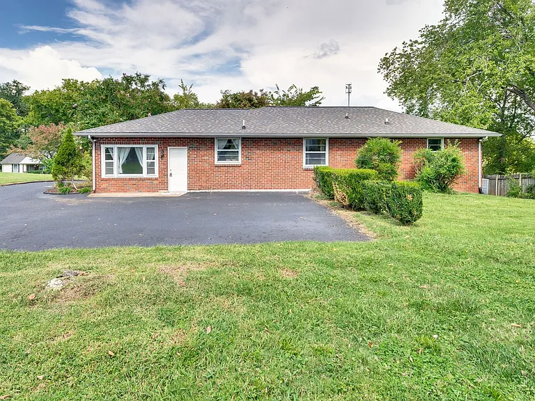 4809 Lynn Dr — Photo 36