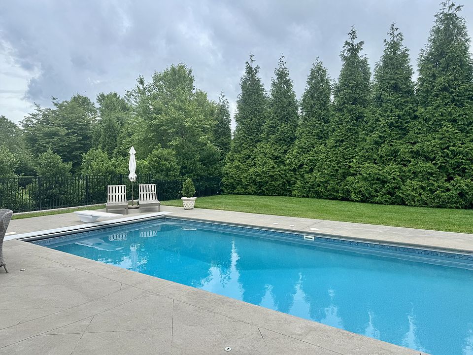 2nd image of 4009 Cardigan Ln