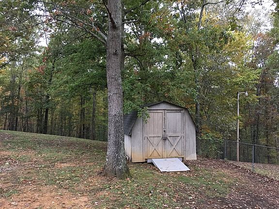 4th image of 154 Leisure Ln