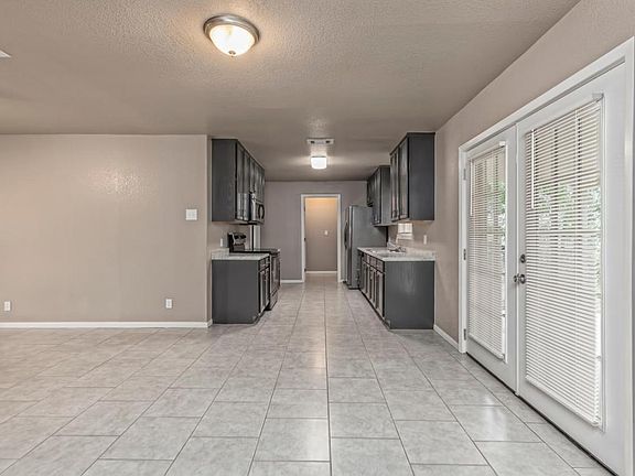 2nd image of 3302 Shady Hill Dr
