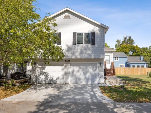 670 13th Ave E, West Fargo, ND 58078