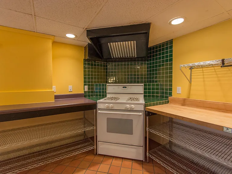 321 S Eastside Dr — Photo 14
