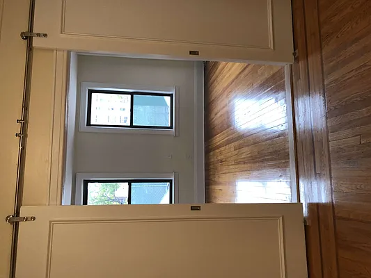 Rented by Metropolis International Realty Inc. | media 9