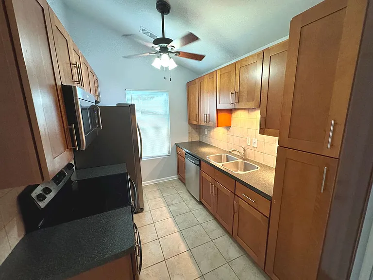 1254 Corkwood Cir — Photo 11