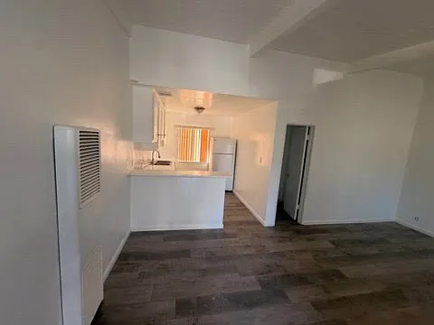 Studio, 500 sqft, $1,750 — Photo 3