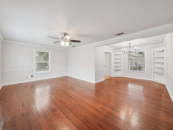 3rd image of 1022 Churchill Rd