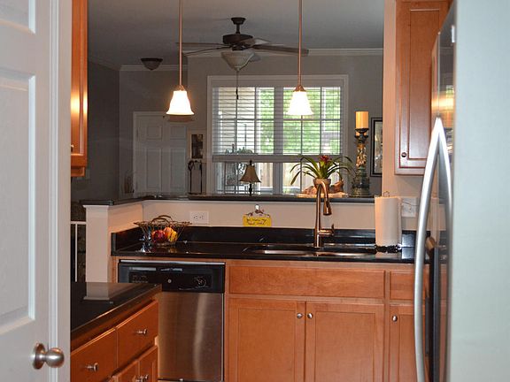 5th image of 1632 Fetterbush Ln