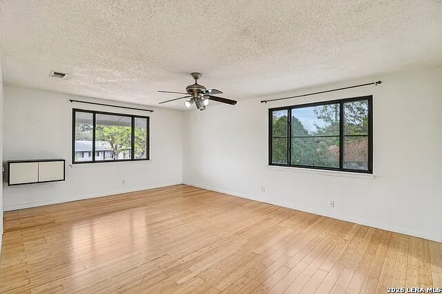 302 Weathercock Ln — Photo 18