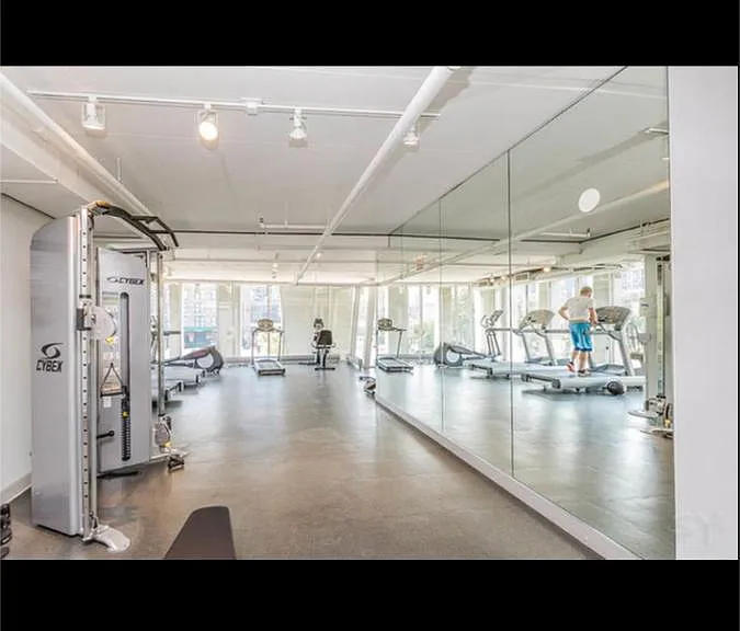 740 W Fulton St — Photo 14