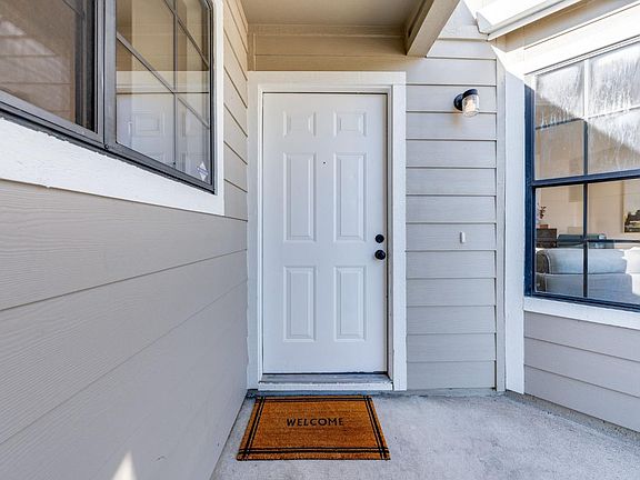 5th image of 359 Hemphill Way